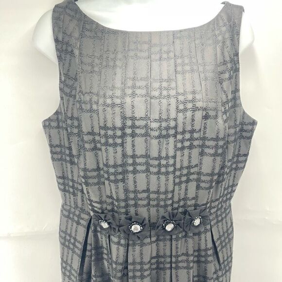 Max and Cleo Womens Sheath Dress Plaid Cocktail Sleeveless Pleated Lined Gray 12 - Picture 3 of 14